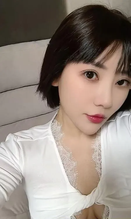 短发大胸服务好