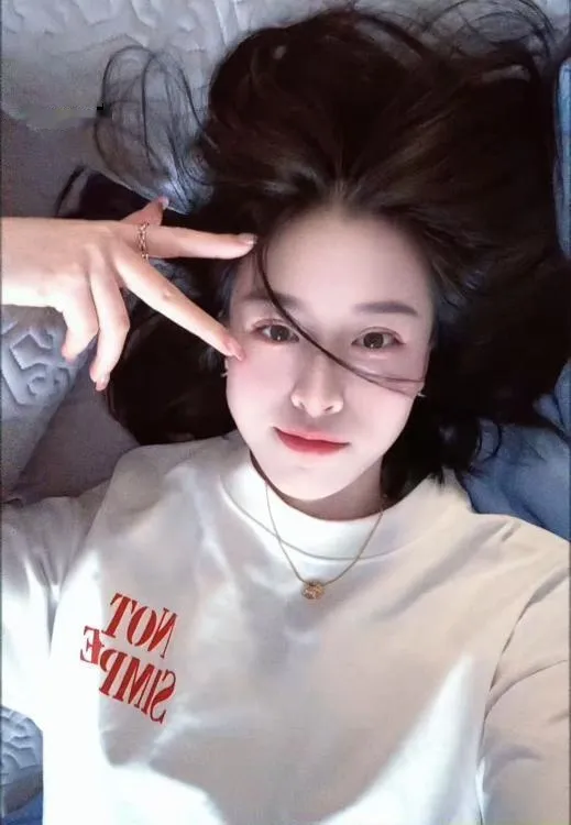 长宁气质短发御姐