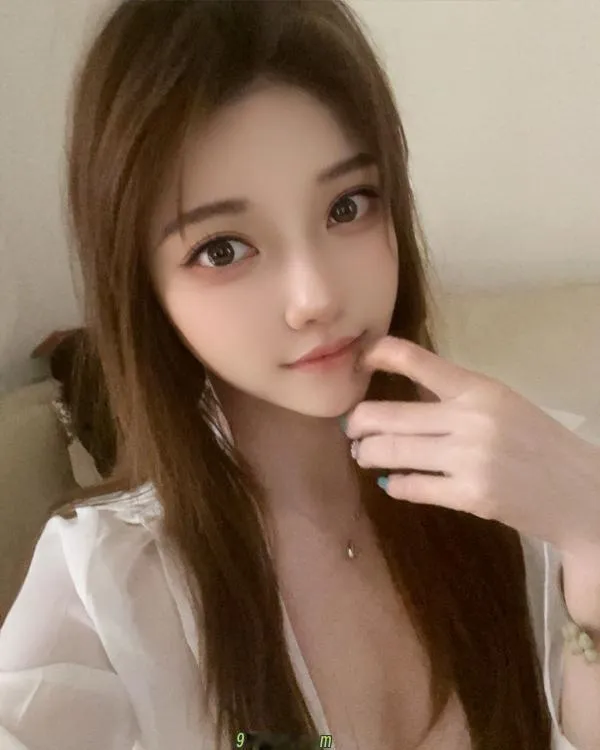 胸大臀翘女友系老师
