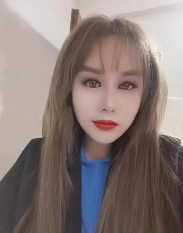 白云风情少妇