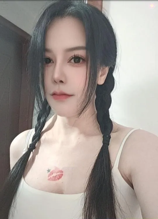 天河潭村爆乳气质美女