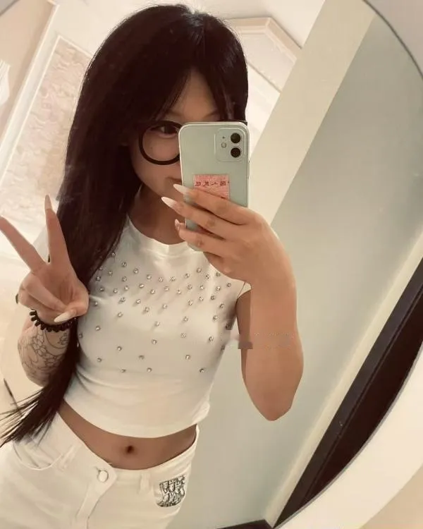 08三点粉小妹妹回归