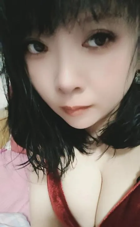 潘家园奶牛少妇