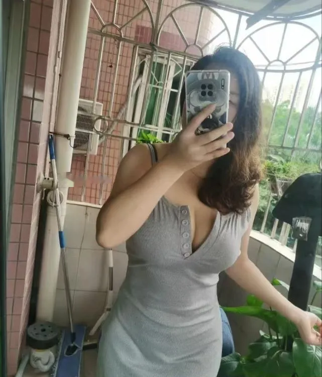 越秀熟女丹妮姐姐