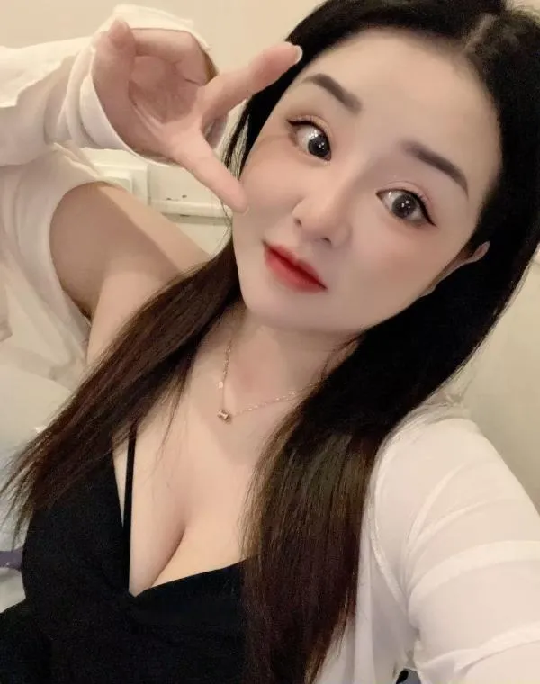 巨乳妹妹很放荡