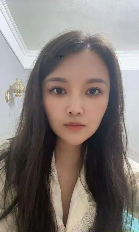 南门蜜桃臀优小雅