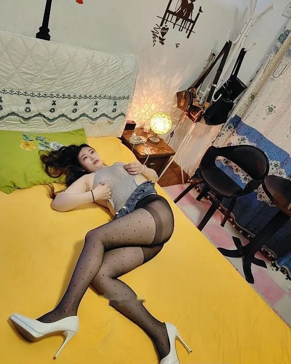 熟女黑丝肥臀