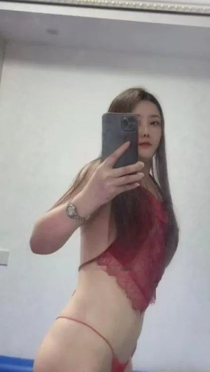 大胸服务小少妇