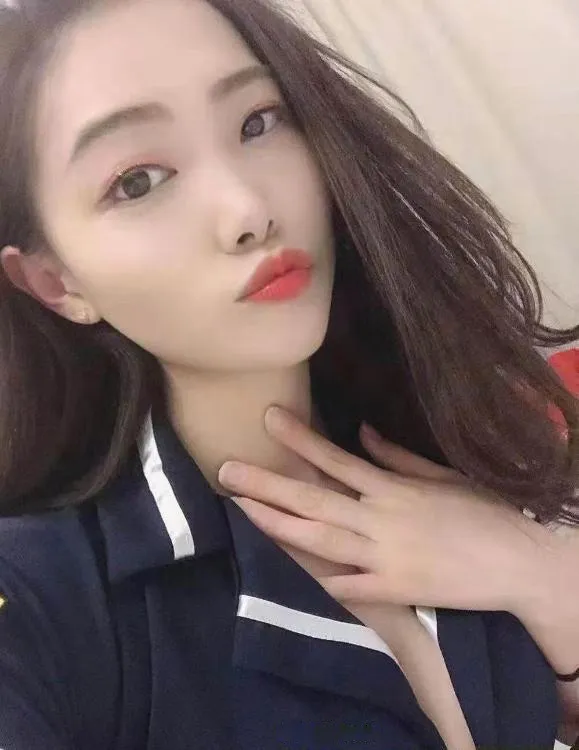 甜美型小美女