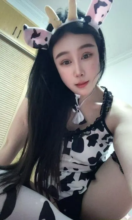腼腆兼职妹