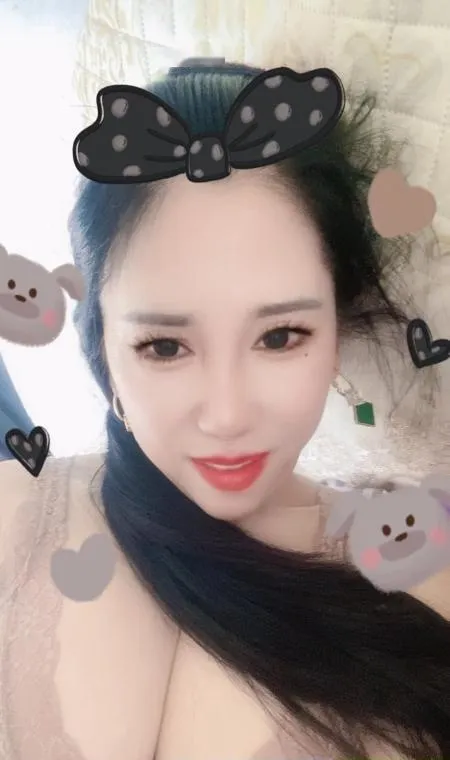 卡啦卡啦漫巨乳女