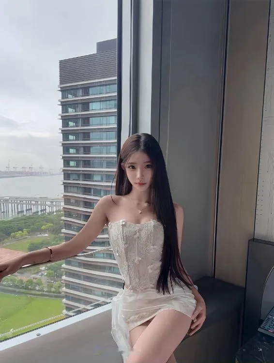 翘臀颜值女友系老师
