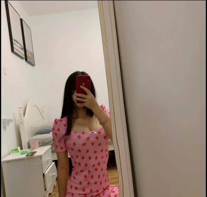 昭觉寺附近小个子美女