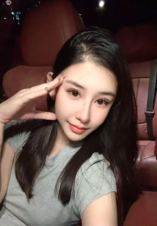 天河反差感骚妹