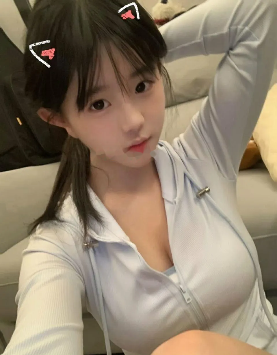 清纯大胸粉穴开苞女孩
