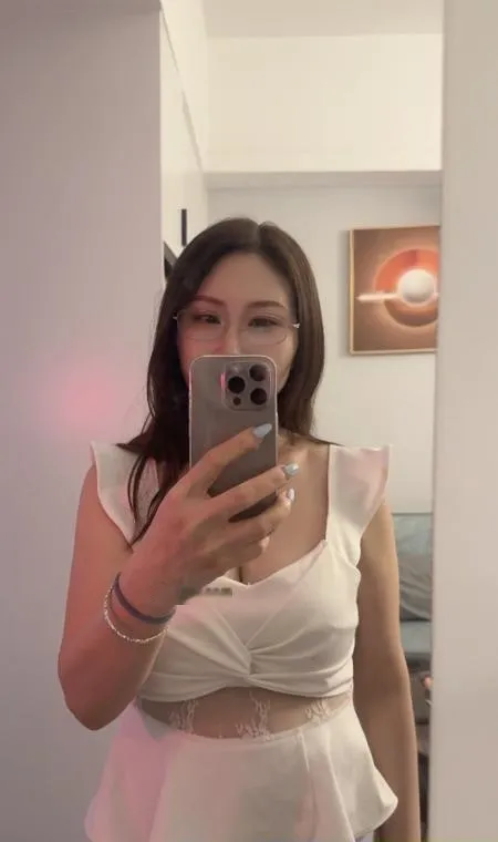 服务系大胸美少妇