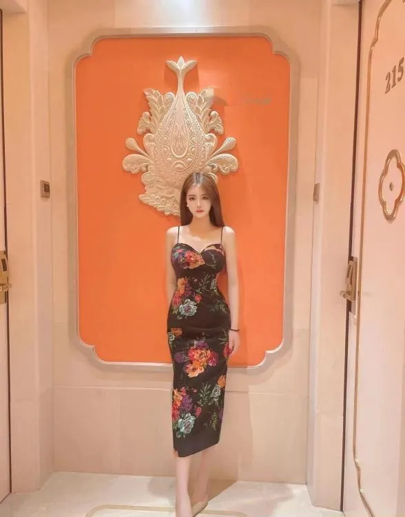 妹子身材火辣性感