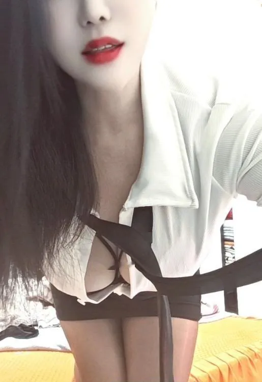 前凸后翘波大热情姐姐