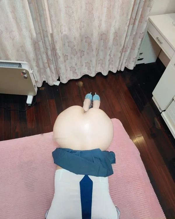 苗条美臀少妇