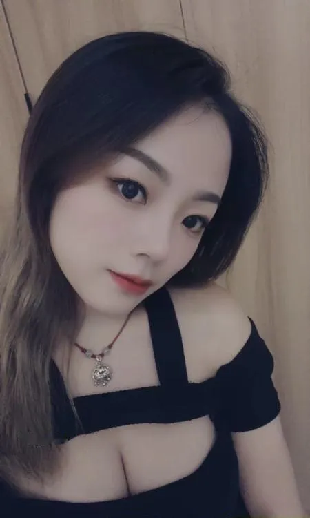 性价比服务控大胸妹