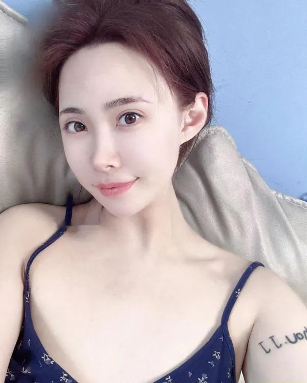 栖霞贴心小姐姐