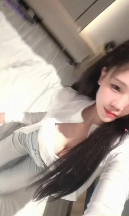 身材苗条性感老师