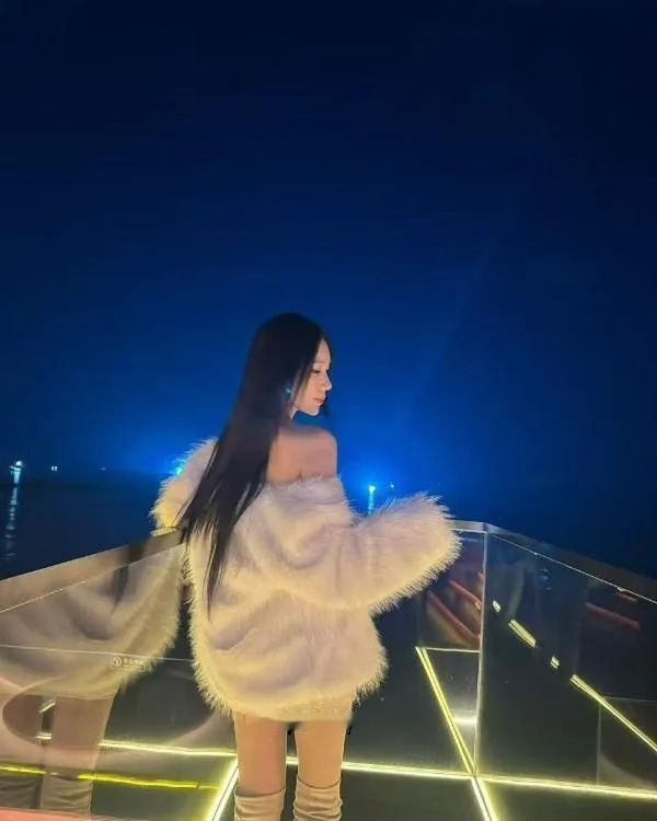 高颜值高挑美女