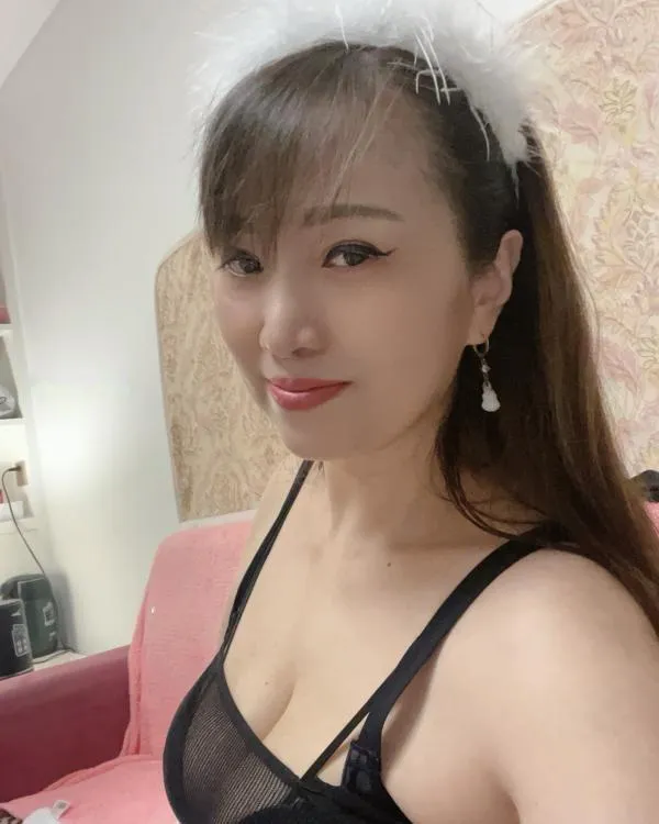 大胸美臀小雨老师