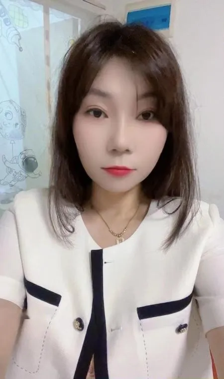 越秀妩媚女人味梦梦