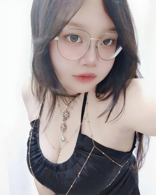 婺城E胸服务型团团