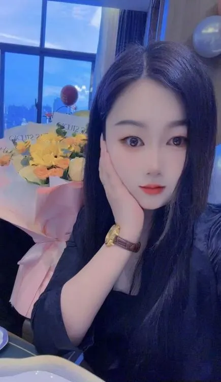 老业务员小姐姐