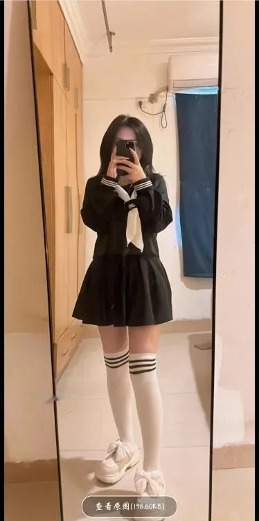 娇小可爱的小月月