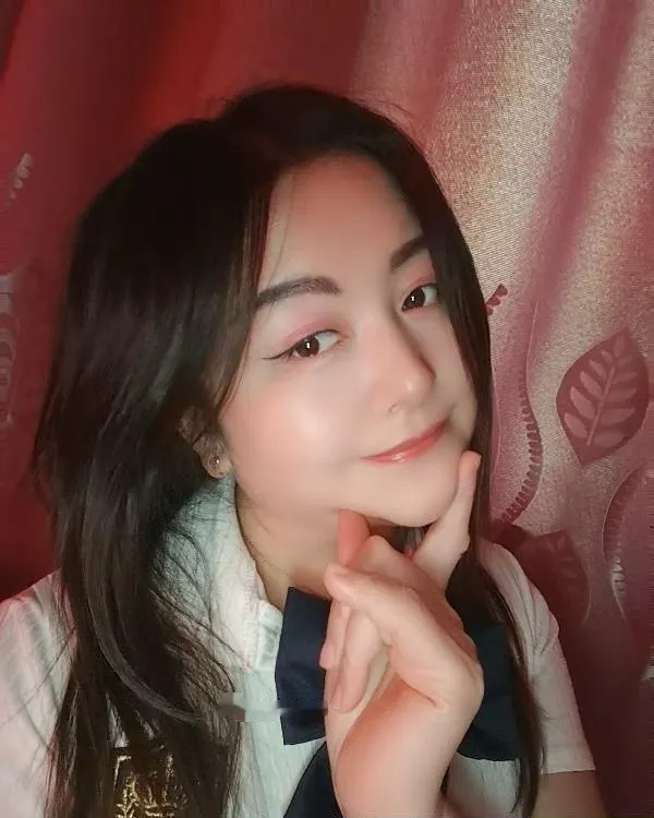 湖塘性感少妇白云