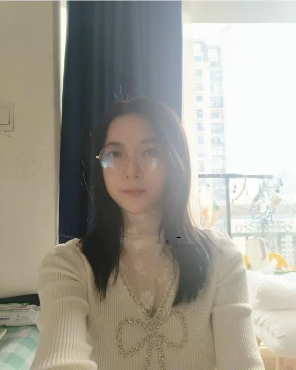 丰台眼镜闷骚女