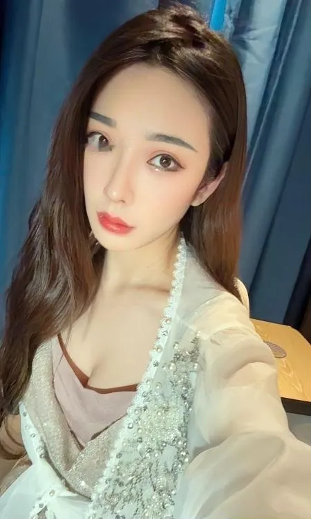 娇小型骚女泡泡