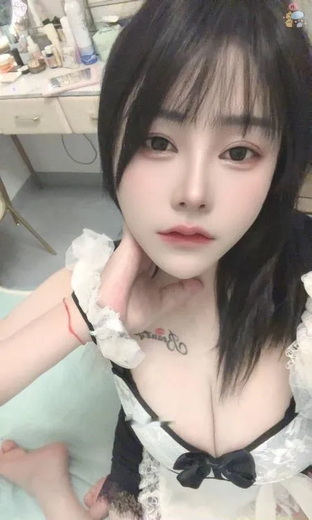 成寿寺性感大胸妹珊儿