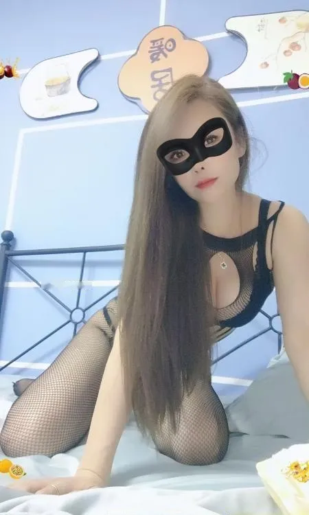 迷人温柔美少妇