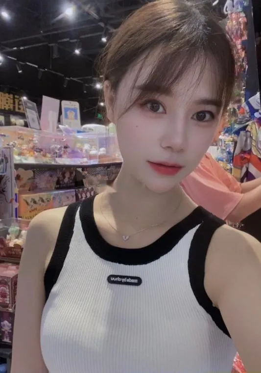 美术老师璐璐