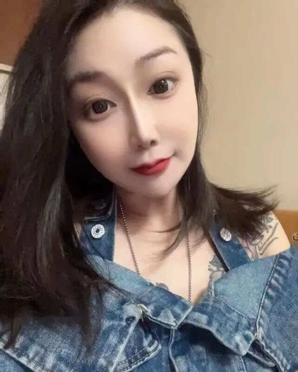 性感服务型少妇