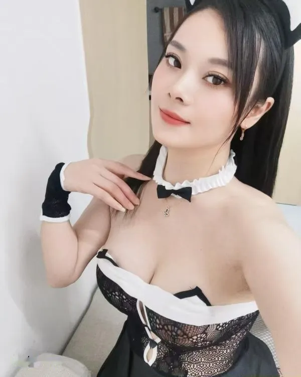 性感轻熟朵朵