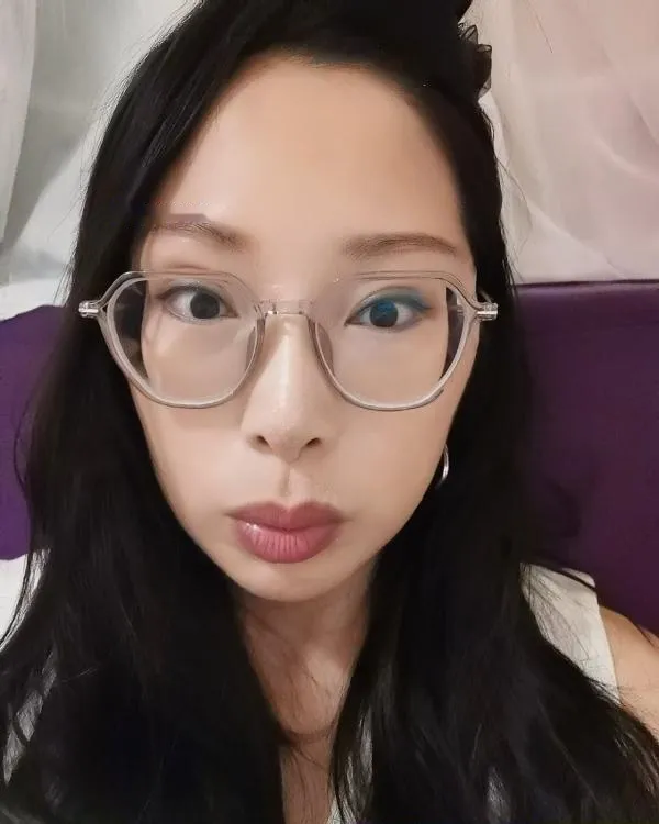 天河眼镜少妇芯芯