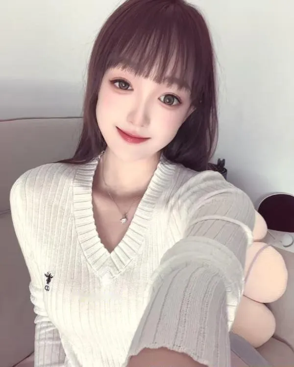 蜀山苗条气质妹子