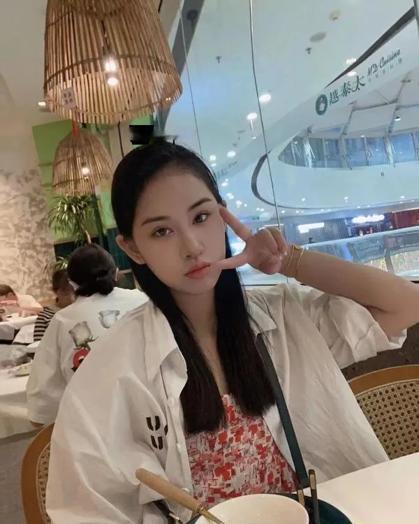 天河长腿美女