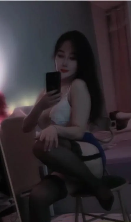 性感D奶颜值小姐姐