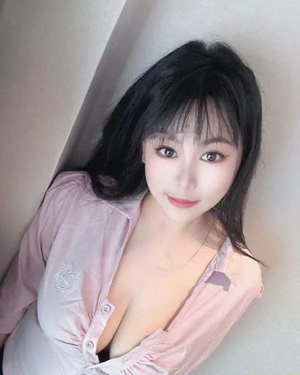丰满的妞悦悦