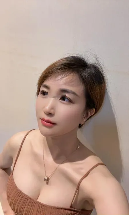 余杭短发御姐