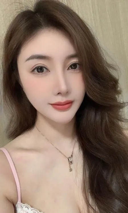 制服美女Selina