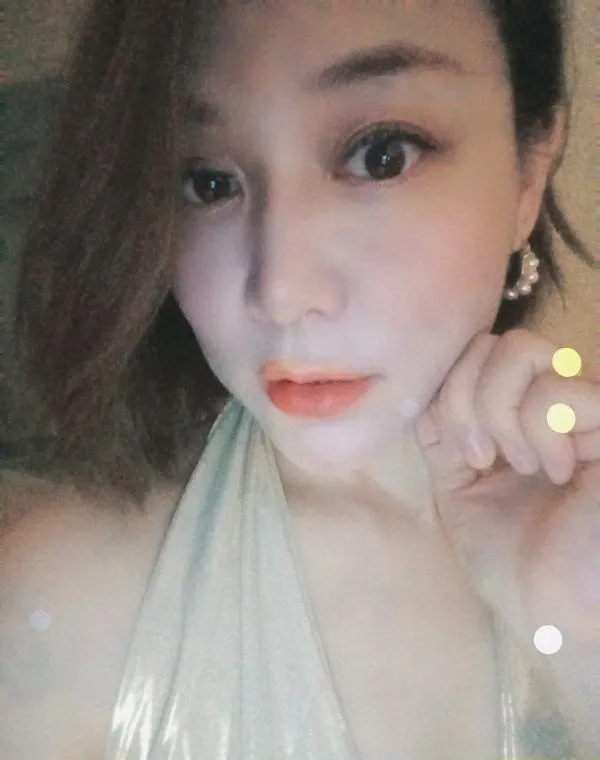 珠海大奶可爆菊石头姐