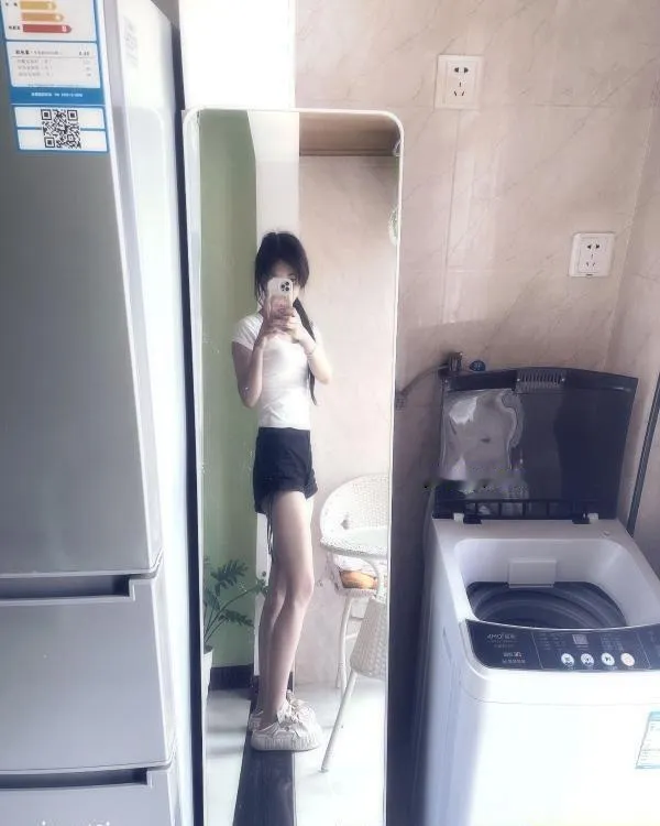 玉祥门细腰小姐姐