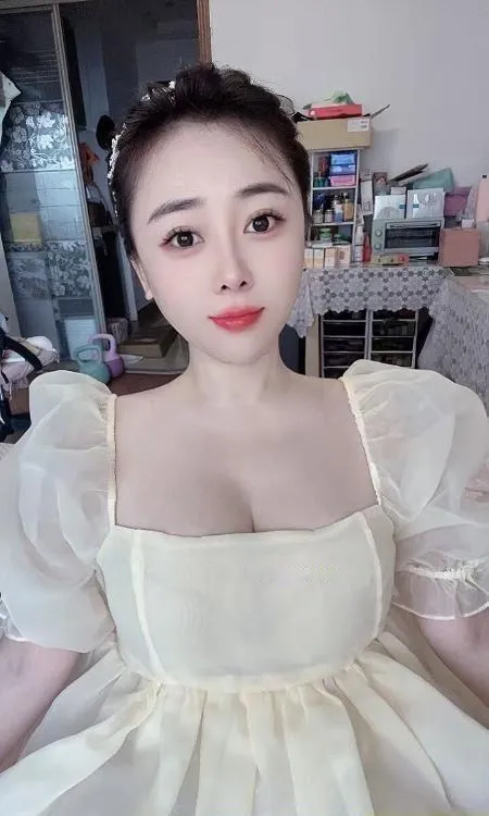 短发御姐艾琳